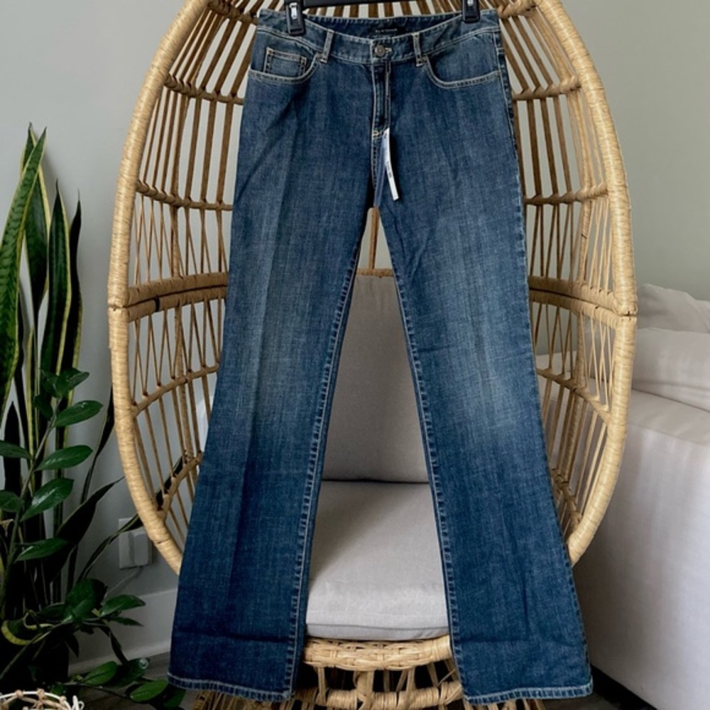 $198 Org. NWT Elie Tahari Woman’s NICOLA size 6 Mid Rise Flare Luxury Jeans